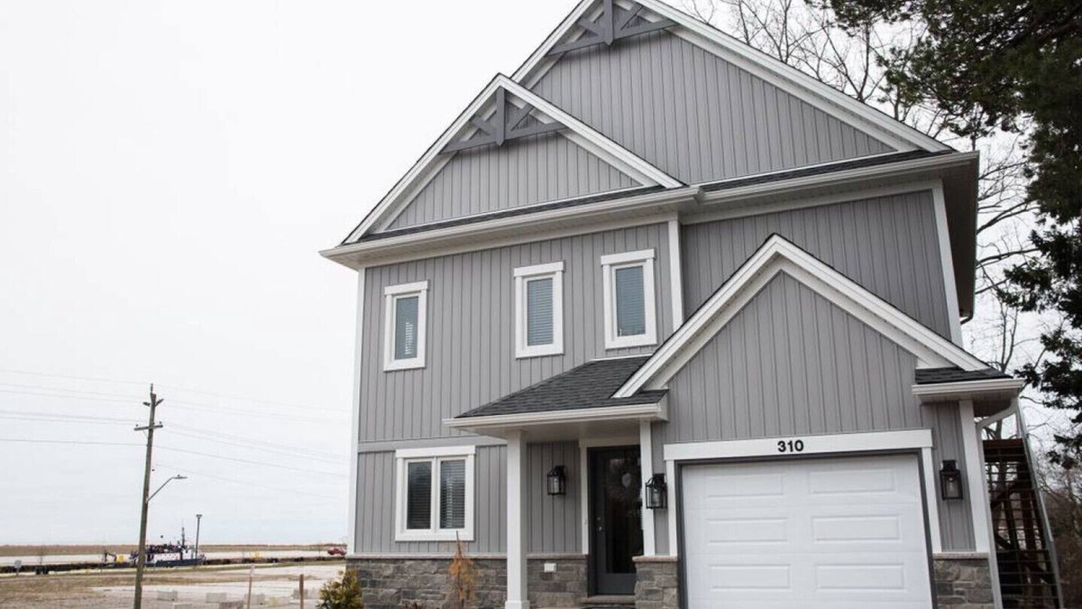 Port Stanley House | Newly built cottage by the beach! (Lower level)