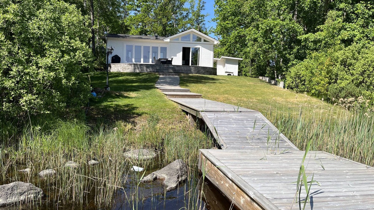 Jarnforsen Ski Chalet | Newly built cottage located on a lake plot by Lake Flaten | SE05035