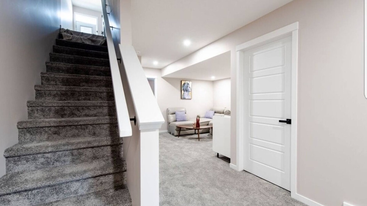 Southwest Calgary House | Newly built Cozy 2 bedroom secondary suite in Calgary