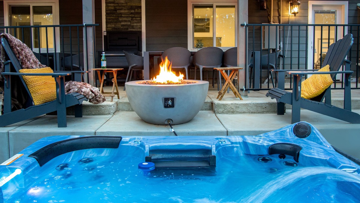 Alta House | Newly-built duplex in Sierra Mountains, hot tub