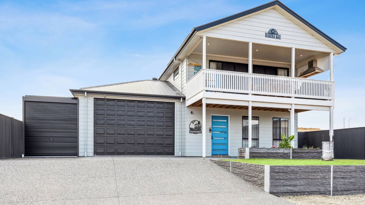 Mannum House | NEWLY BUILT END OF 2024, THIS SPACIOUS RIVER HOME COMFORTABLY ACCOMMODATES 13