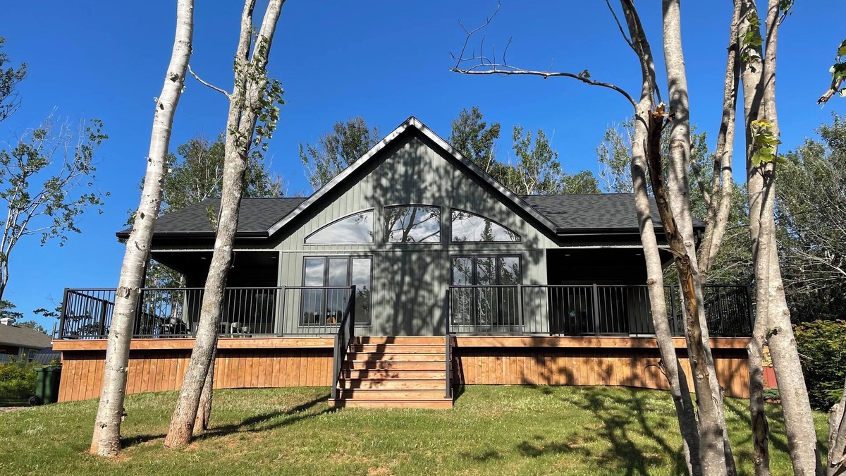 Bayview Cottage | Newly built, modern cottage 5 min to National Park