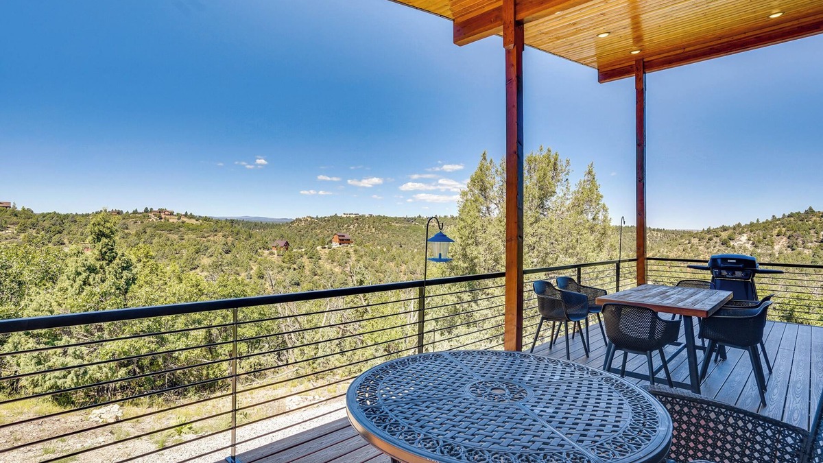 Mammoth Creek Cabin | Newly Built, Modern Alton Cabin on 4 Acres!