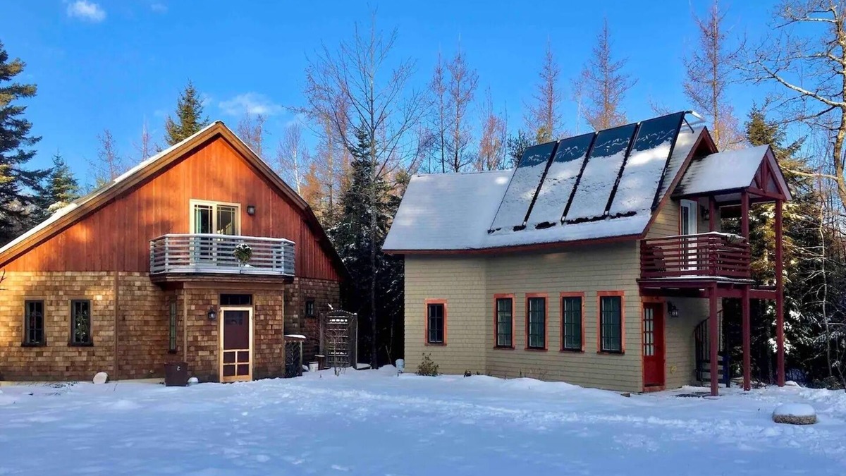 Blue Hill House | Newly built quiet studio apartment near Reversing Falls