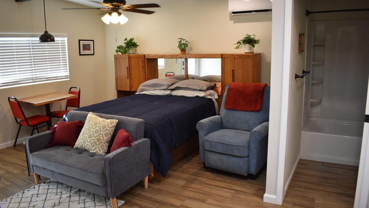 Roosevelt Apartment | Newly Built Rustic Studio with Pool, Hot tub, Firepit and More