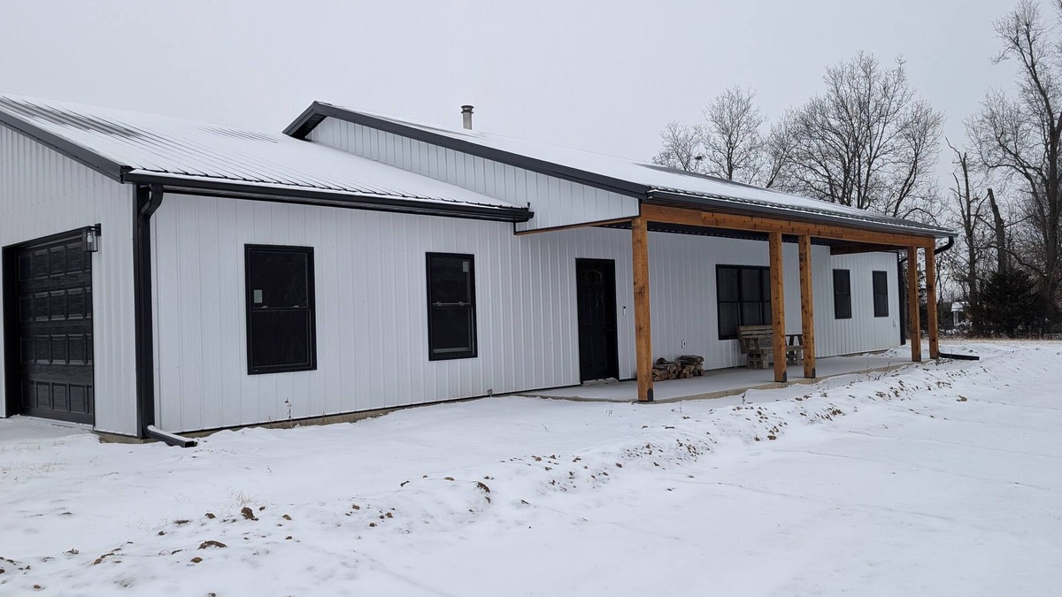 Monroe City House | Newly Built Shouse Near Mark Twain Lake!