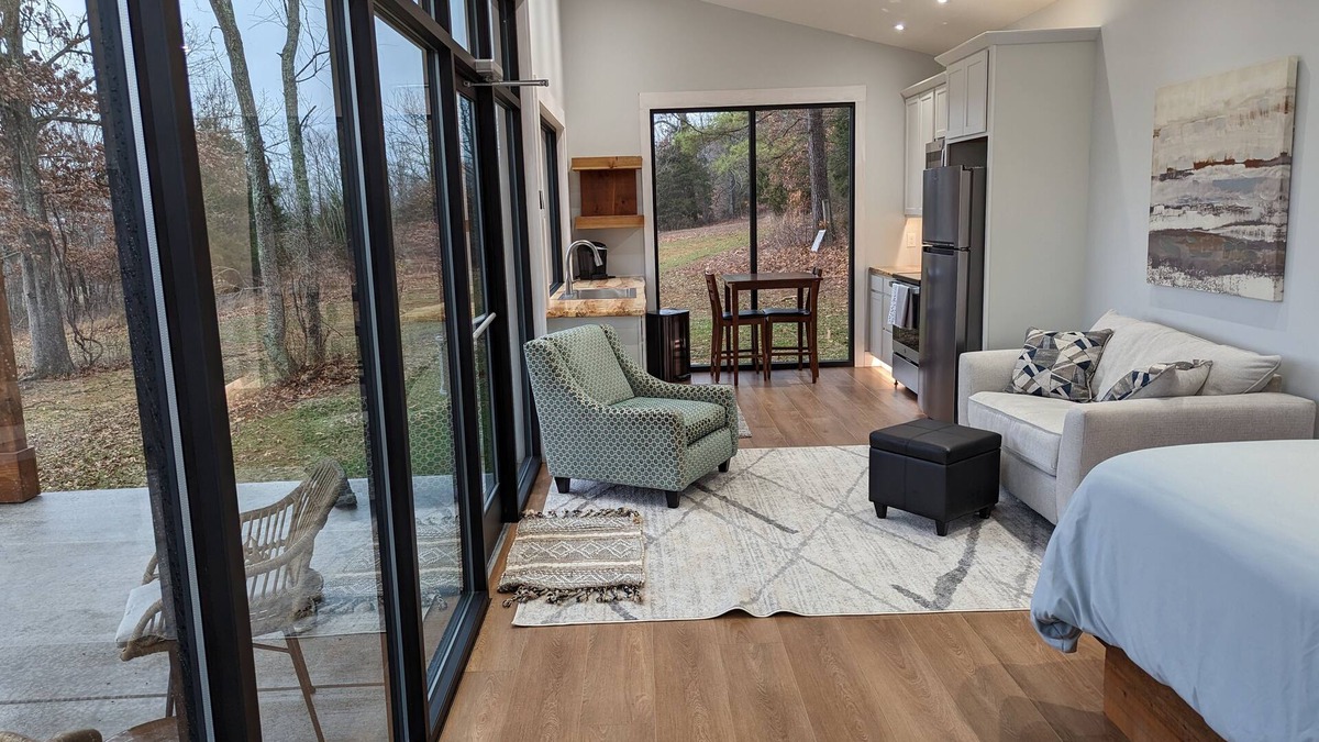 Hopkinsville House | Newly built Tiny Home in a peaceful setting with lovely views!