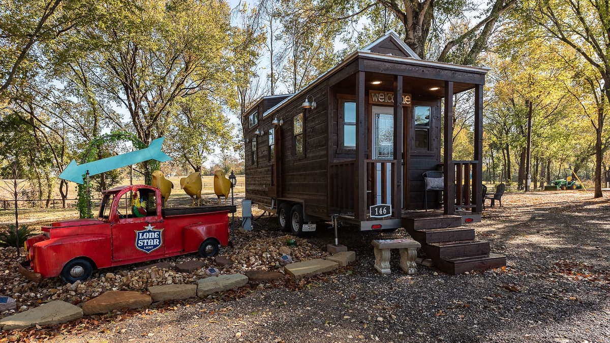 Caldwell House | Newly Built Tiny House Near College Station and Round Top Area