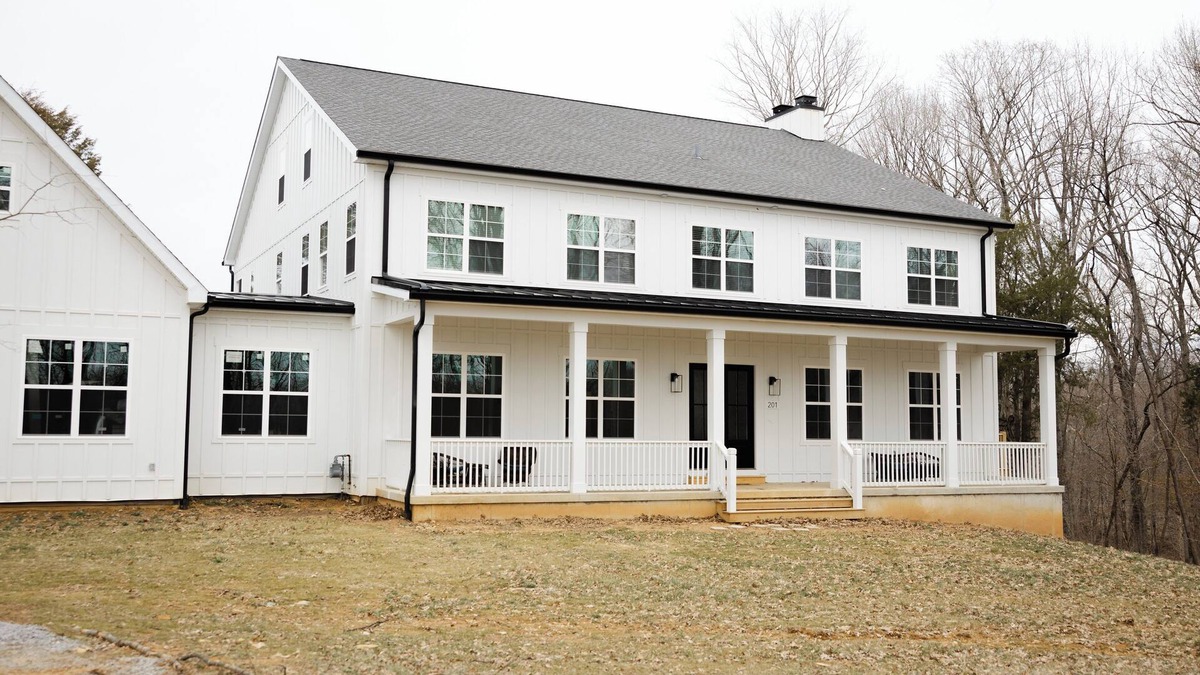 Buechel House | NEWLY CONSTRUCTED Full Home w/PLENTY of space to entertain - 5 BR 4 BATH