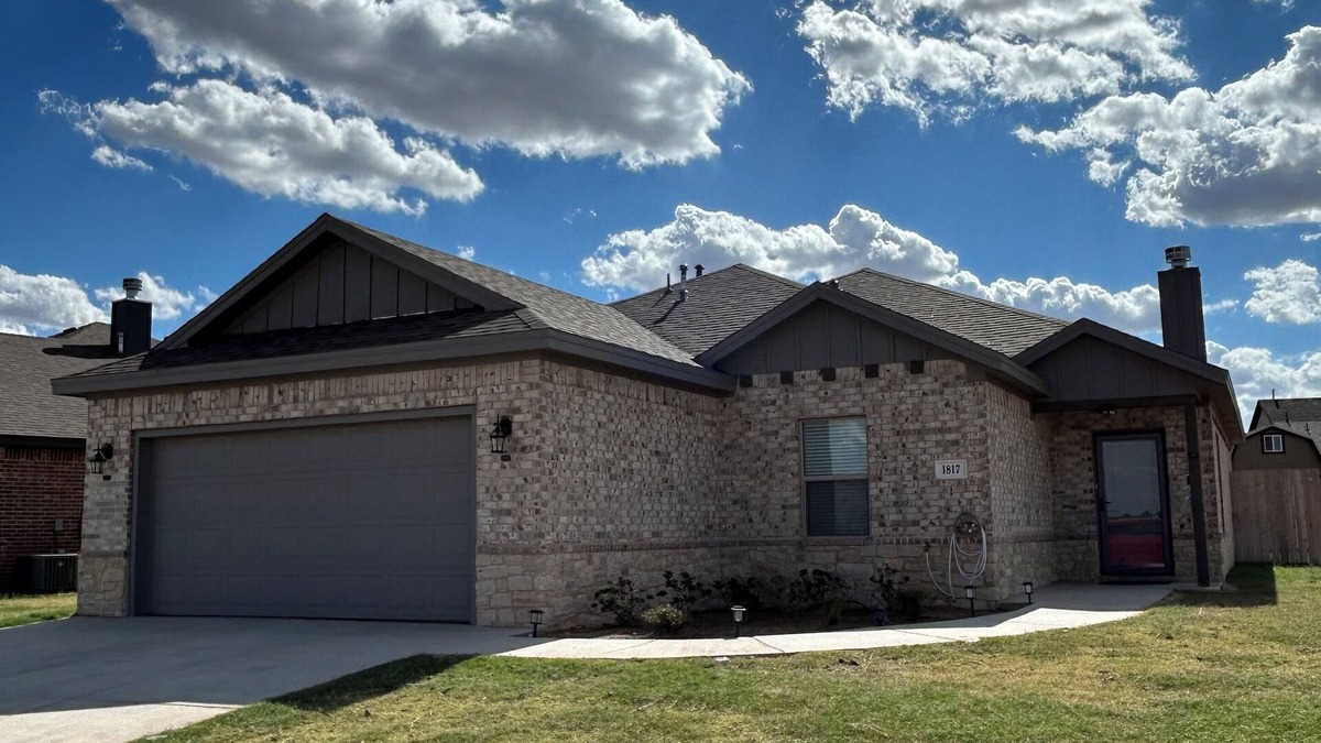 Wolfforth House | Newly Constructed Spacious 4-bed 2-bath house in Wolfforth