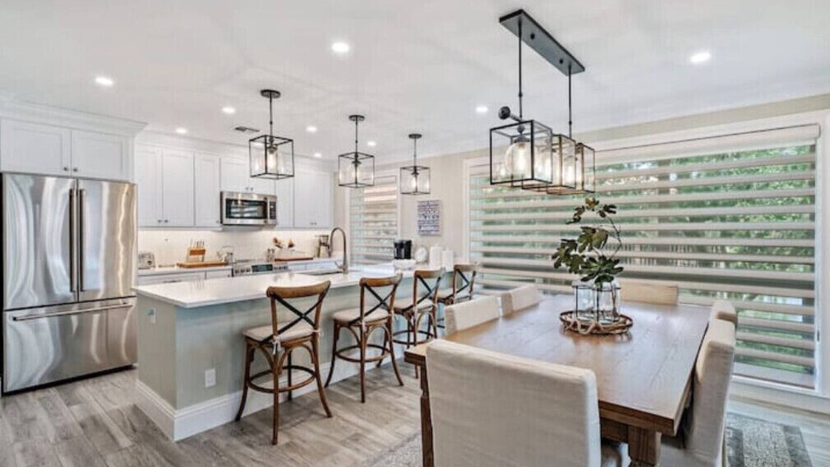 Hunt Club House | Newly Decorated Waterfront Home in PGA National by Guaranteed Rental™