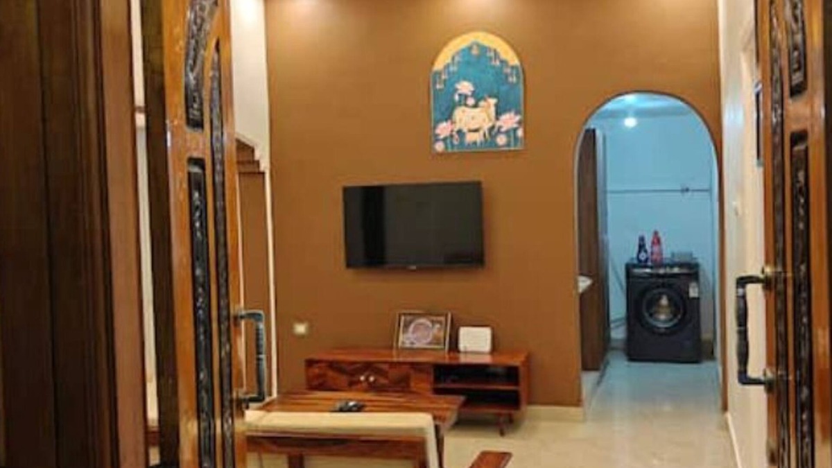 Kumbakonam Apartment | Newly Furnished, Renovated , AC, Clean, Cozy 1 BHK