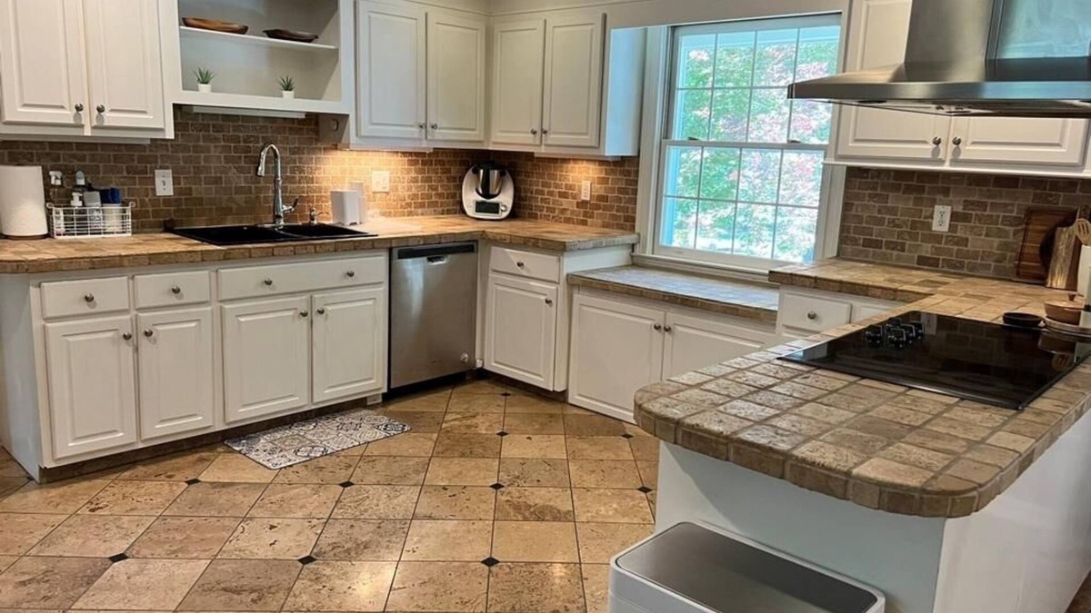 North Stamford House | Newly listed 5 Bd House, Close to buses, trains & beautiful downtown Stamford!