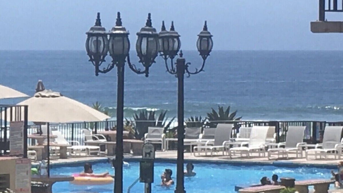 Centro Playas Condo | Newly Re-decorated, All Blue Furniture, 3 Recliner's Oceana condo, Rosarito.