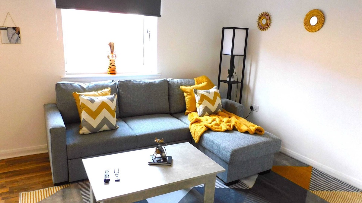 Hamilton Apartment | Newly refurbished 1 bed Apt in Hamilton Close to station and local amenities