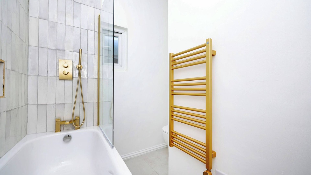 Lea Bridge Apartment | Newly refurbished 2 bedroom apartment in trendy Leyton