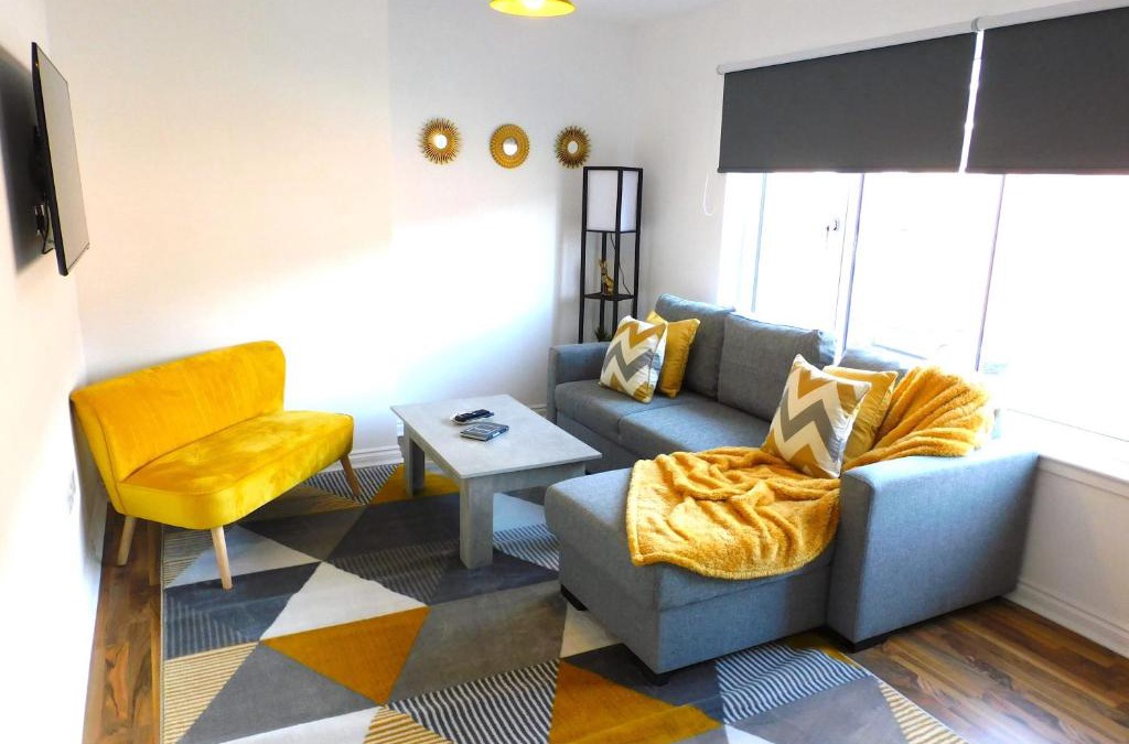 Hamilton Apartment | Newly refurbished 2 bedroom apartment close to station and local amenities