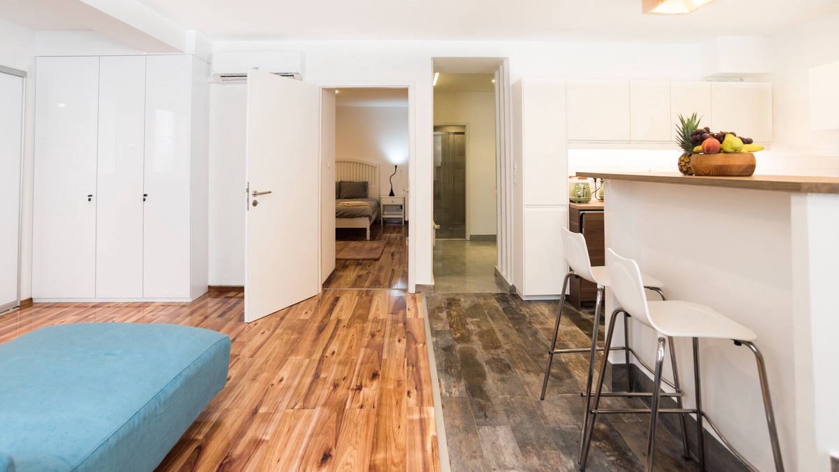 Ferencvaros Apartment | Newly refurbished central 2Be+LR AC 75 sqm apartment