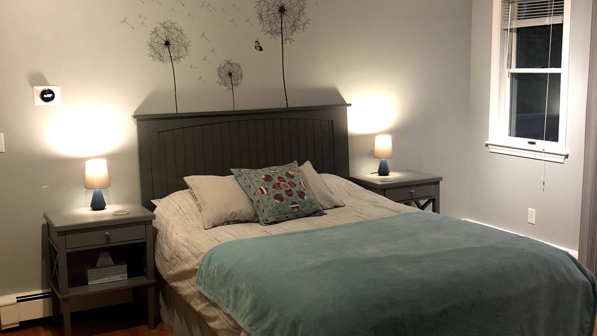 Watertown Apartment | Newly refurbished, Sunny bright In-law suite.15 minute easy drive to Boston