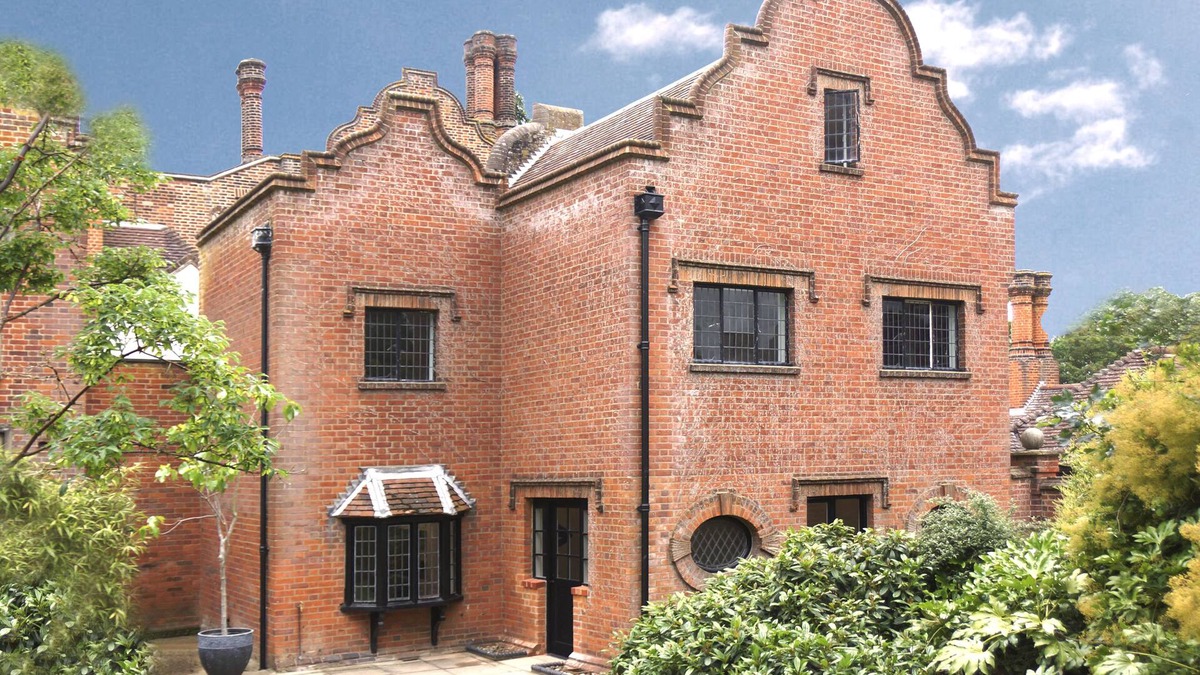 Colchester House | Newly Refurbished Three Bedroom House on an English Country Estate