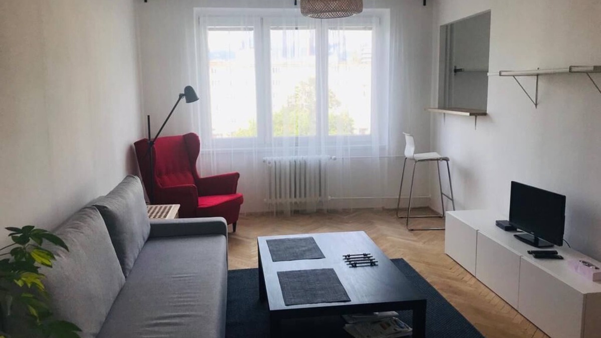 Vrsovice Apartment | Newly remodeled, sunny apartment in Prague- excellent location