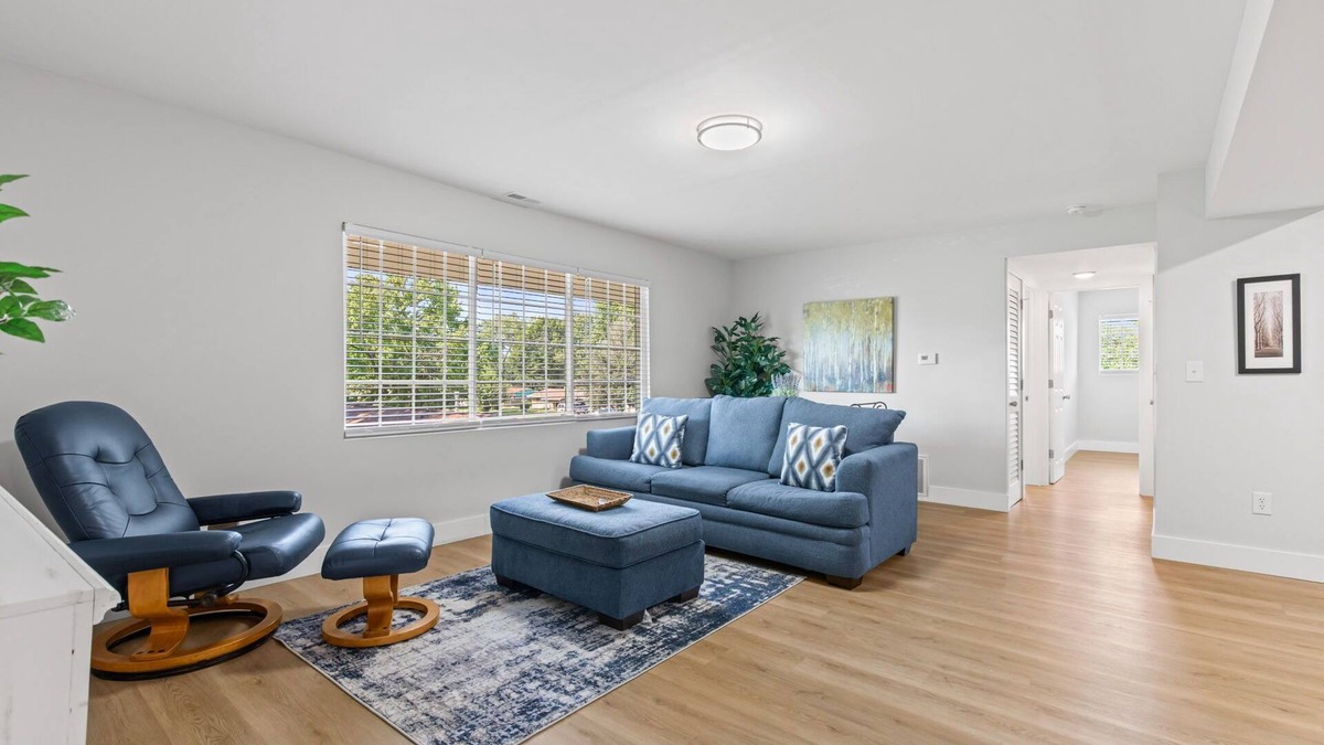 Lawrence Apartment | Newly Remodeled 2BR/1BA Apt w/Gated Parking Lot
