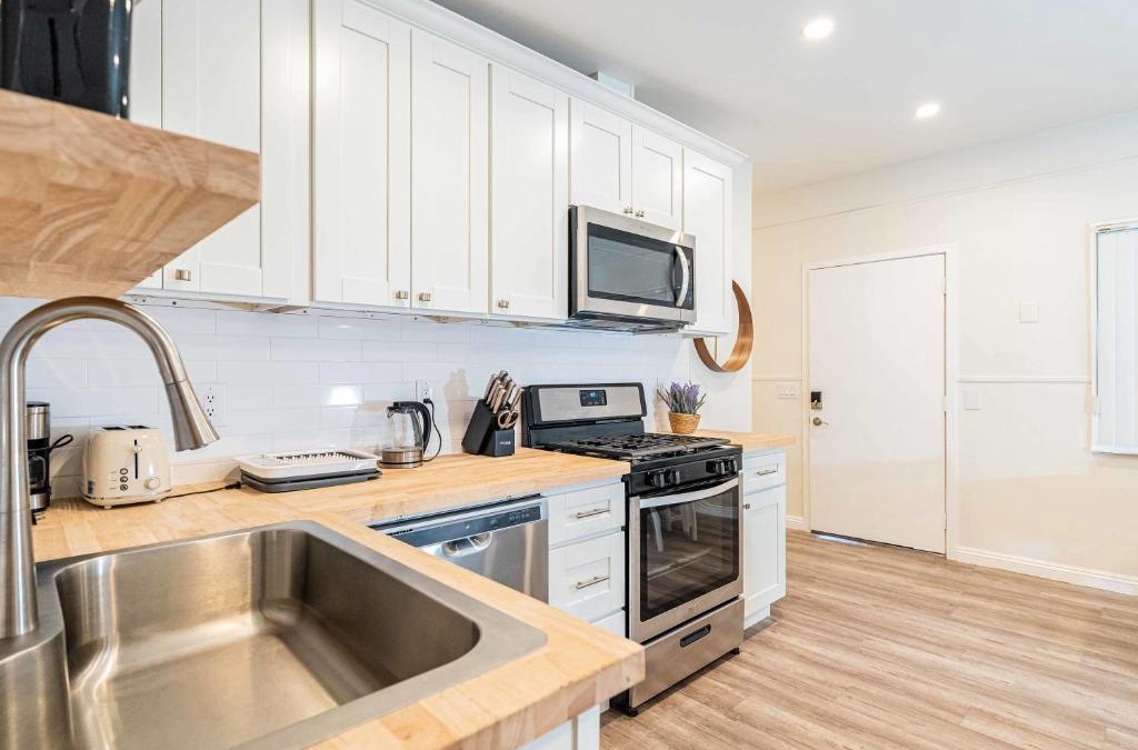 Glendora House | Newly Remodeled 2B1B House on Historic Route 66