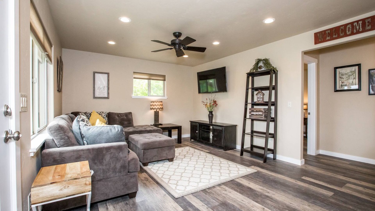 Evergreen House | Newly Remodeled 2BD 1BA Home in Kalispell! Close to Glacier, Whitefish and more.