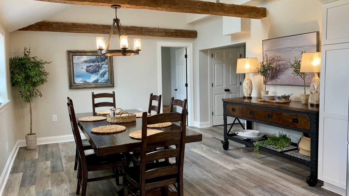Skaneateles Apartment | Newly remodeled 2bd/2bath pet friendly short walk to village