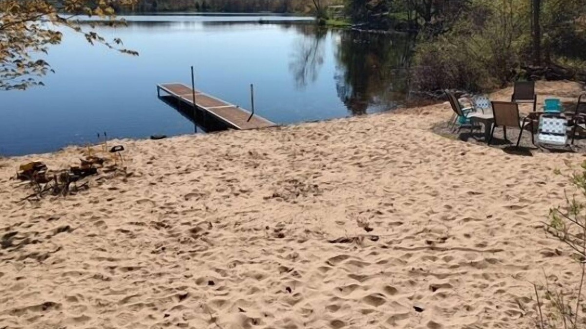Scottville House | Newly Remodeled, 4 Bedroom, 2.5 Bathroom home on Oxbow Lake in Pentwater.