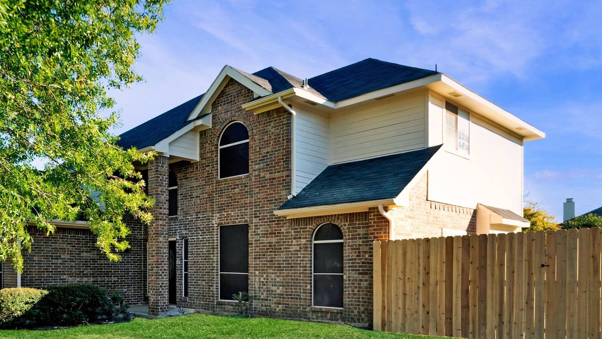 Lewisville House | Newly remodeled 5BR 3 Bath w/pool 15 min to DFW airport~
