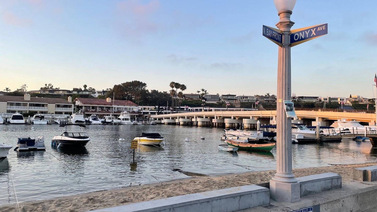 Balboa Island Apartment | Newly remodeled and conveniently located.
