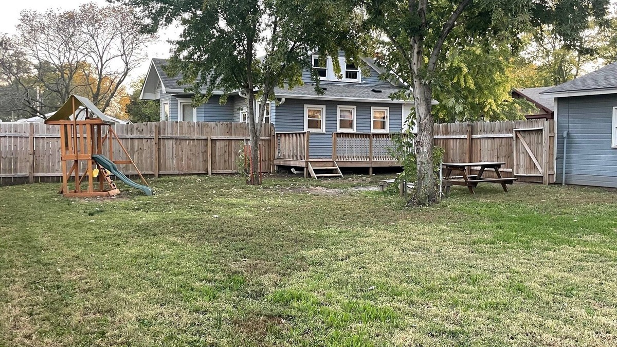 Abilene House | Newly remodeled and updated home in Abliene KS. Great for get togethers!