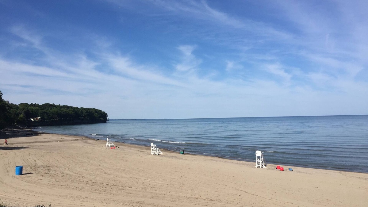 Lake Erie Beach Cottage | Newly remodeled Angola/Point Breeze, NY cottage on Lake Erie