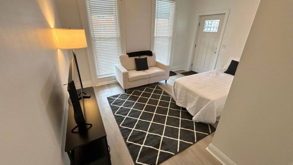 Erie Apartment | Newly remodeled apartment near Gannon
