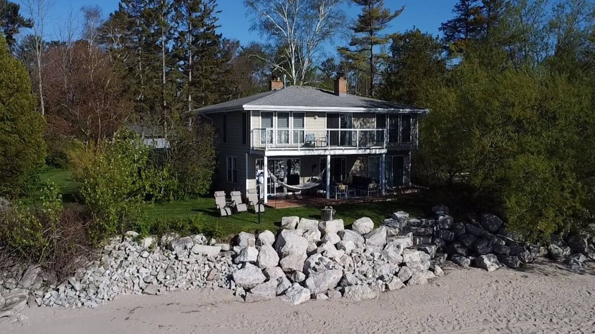 Oostburg House | Newly Remodeled Beachfront Home
