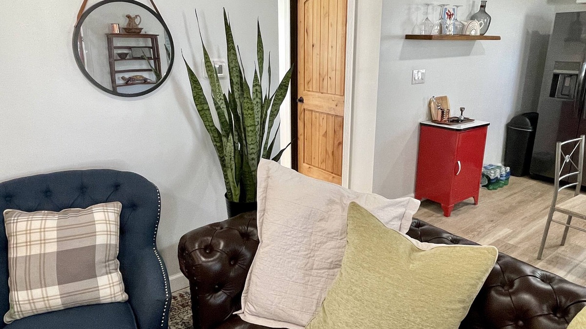 Indianapolis House | Newly remodeled, cheerful 4bd home on 3 acres!