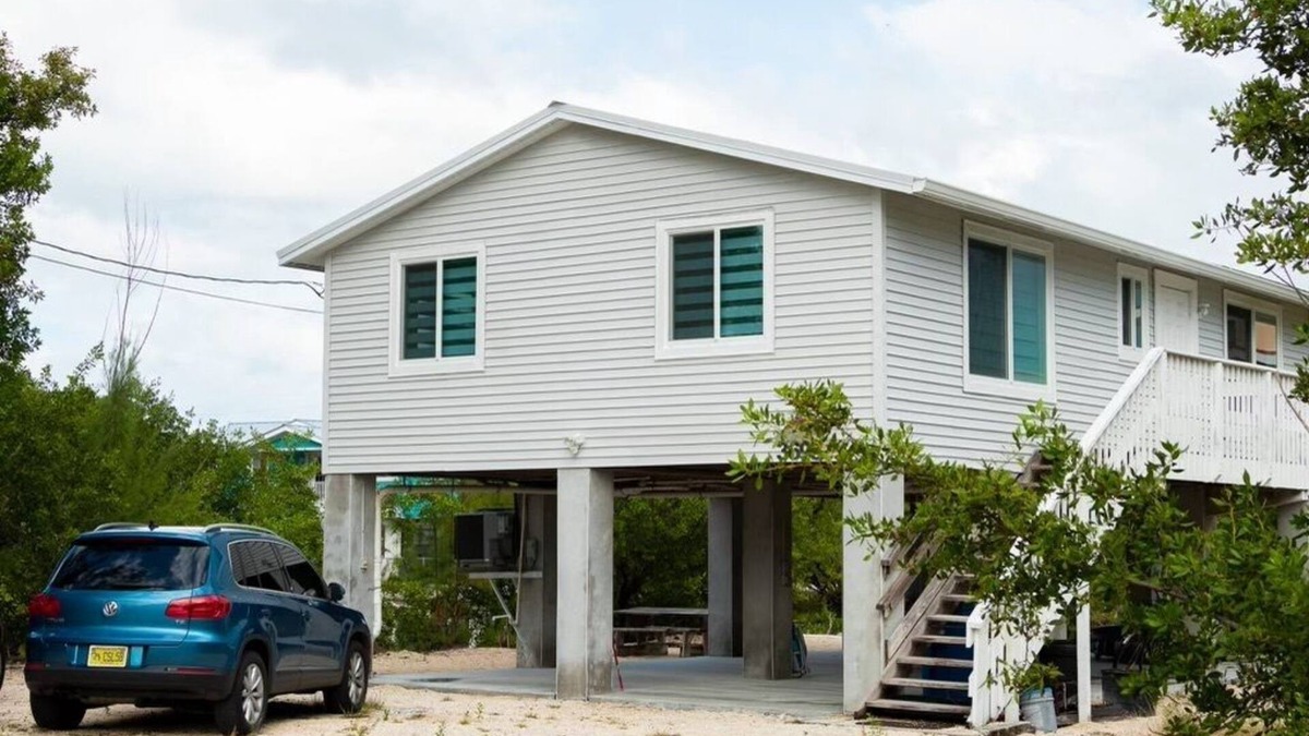 Port Pine Heights House | Newly Remodeled Corner House on the Water