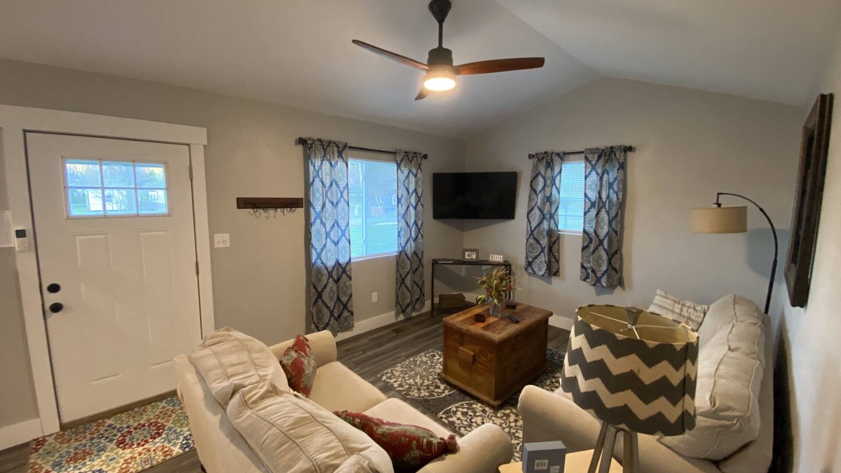 Lookout Valley Neighborhood Association House | Newly remodeled cozy little home