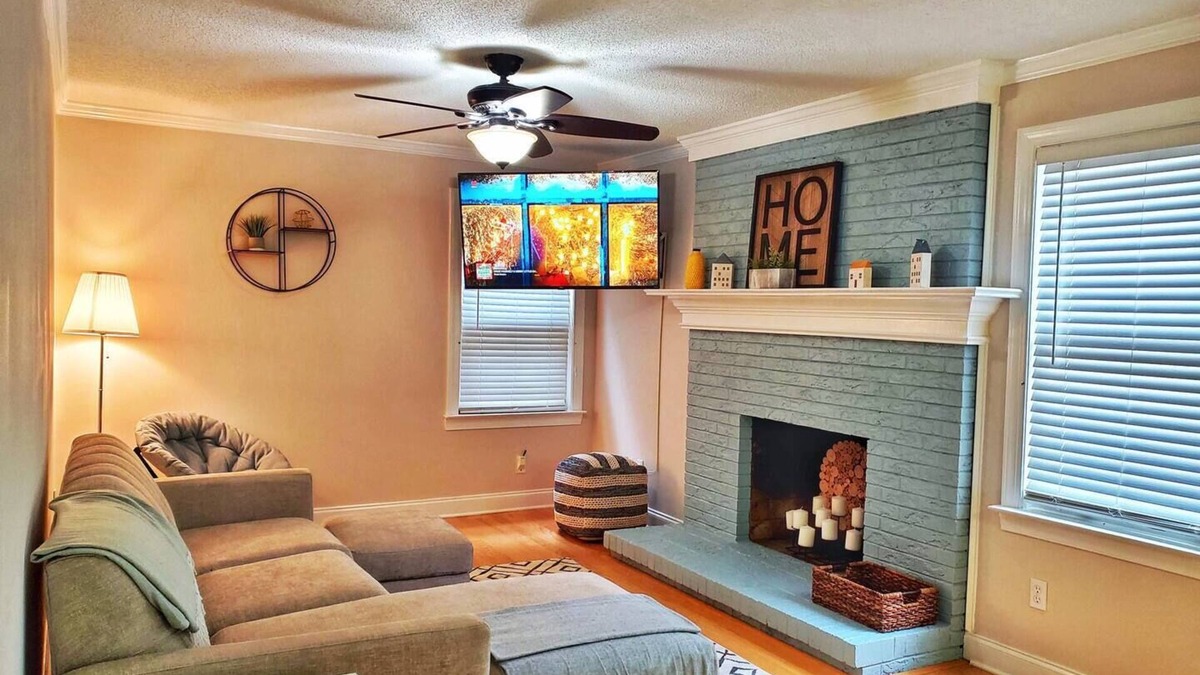 Pineville House | Newly remodeled! Family friendly. Near lake & park