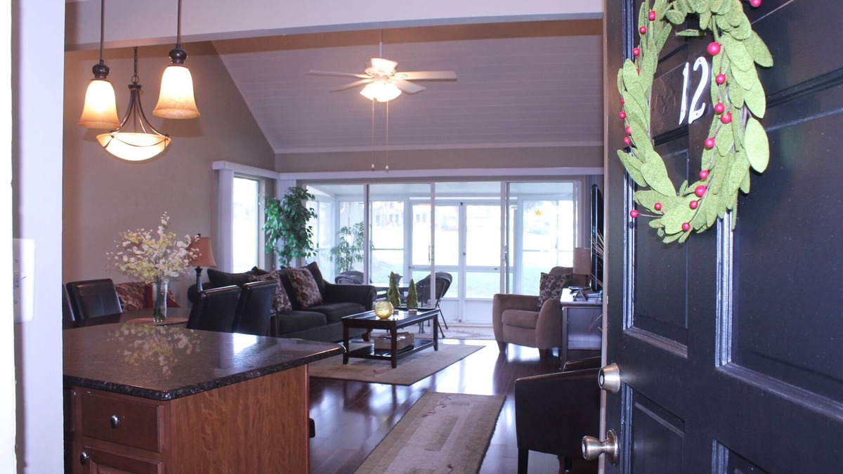 Plymouth Villa | Newly Remodeled Gorgeous Golf Villa In Errol Estate Overlooking Open Green Field