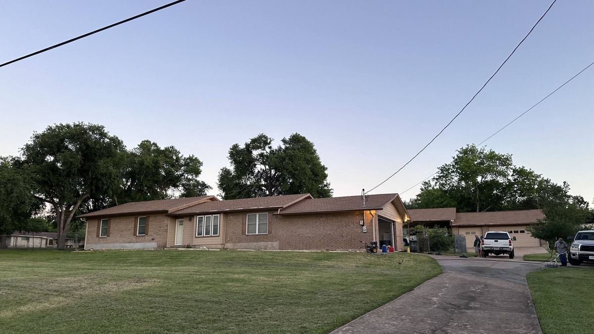Manchaca House | Newly remodeled home set off in the country but offers quick access to the city