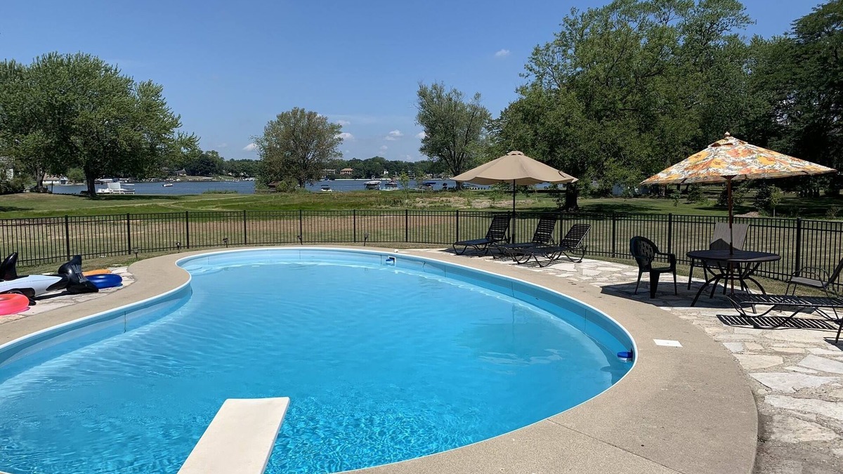 Johnsburg House | Newly Remodeled in Pistakee Bay on the Chain O' Lakes