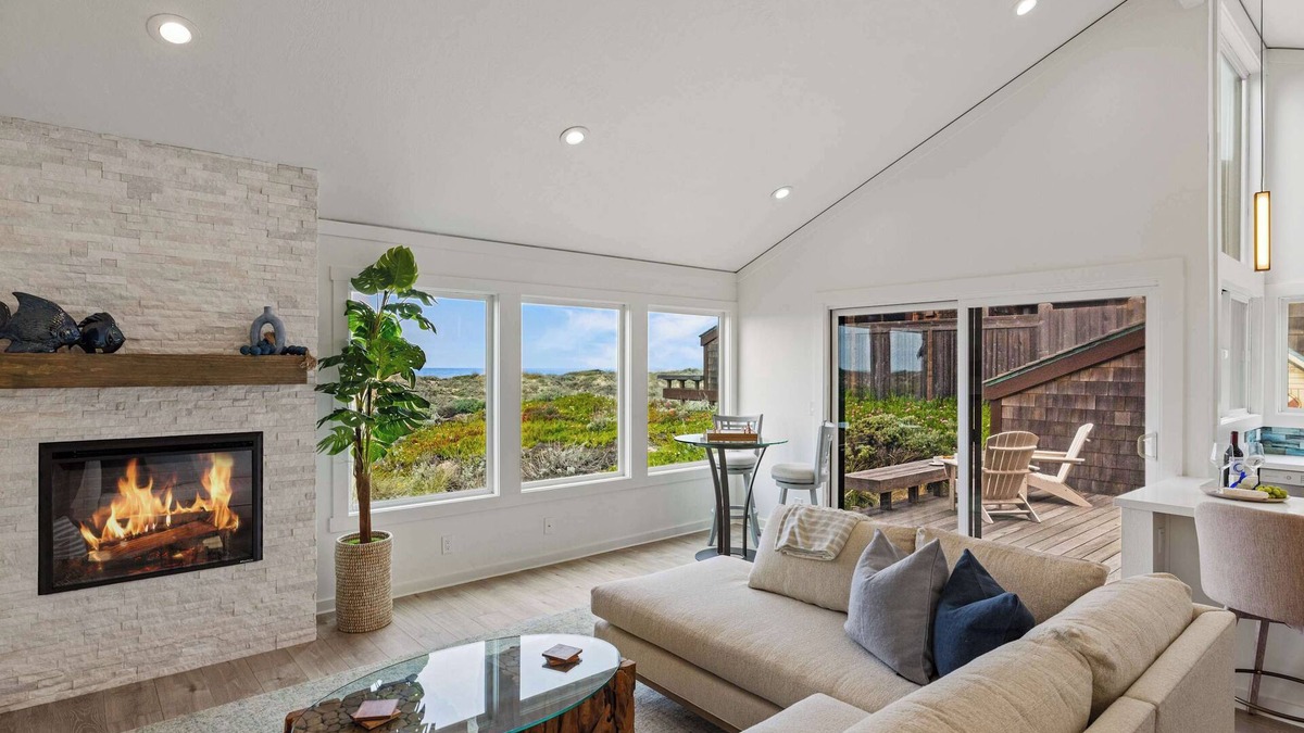 Castroville House | Newly remodeled luxury 2BR 2BA