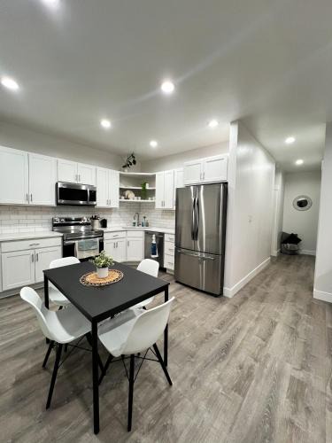 Midvale House | Newly Remodeled Luxury Ski and Relax Retreat