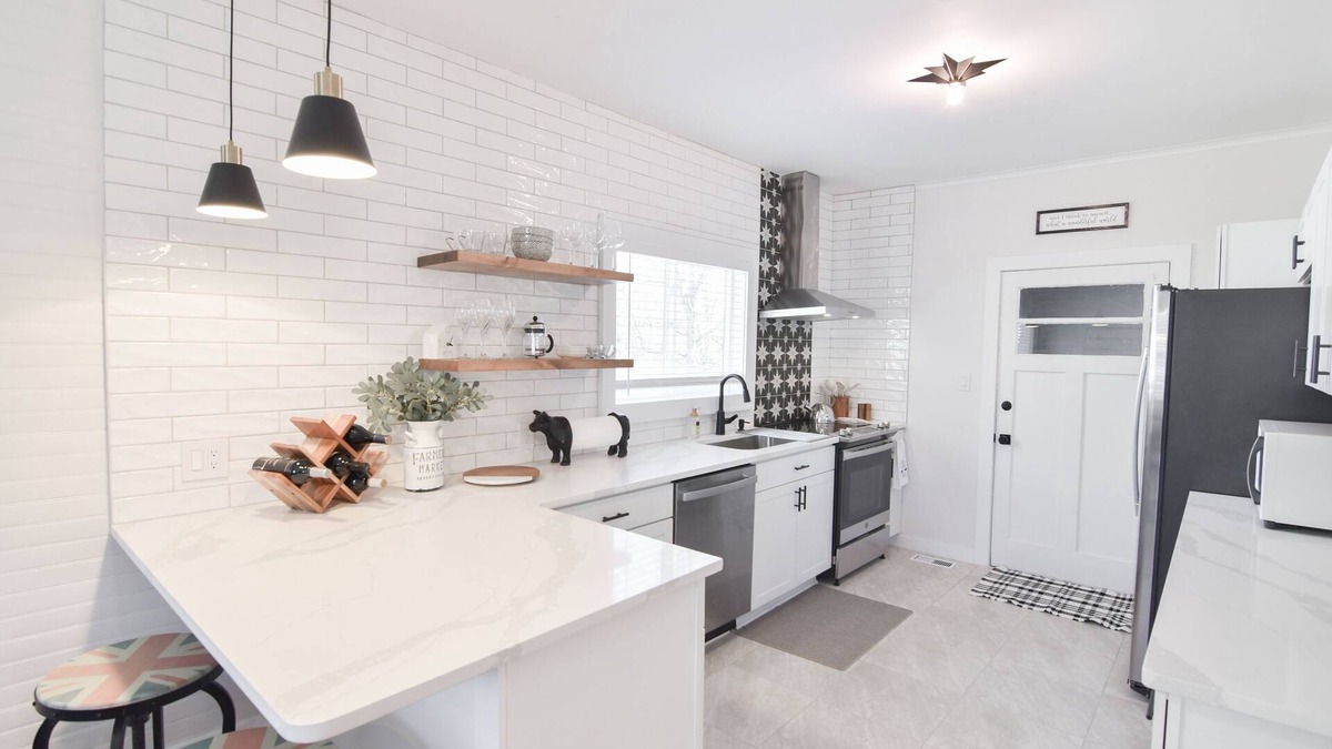 Belmont Historic District House | Newly remodeled luxury cottage in Belmont, NC Walk to Kevin Loftin Park