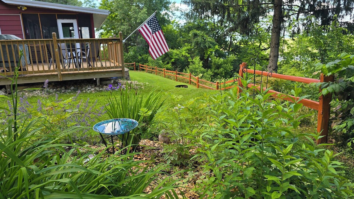 Brownsville Cabin | Newly remodeled, multifunctional, secluded retreat w/views of Mississippi River