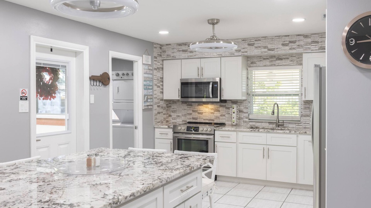 Tampa House | Newly remodeled! Super Clean, Great location, Family Size, 7 mins Raymond James
