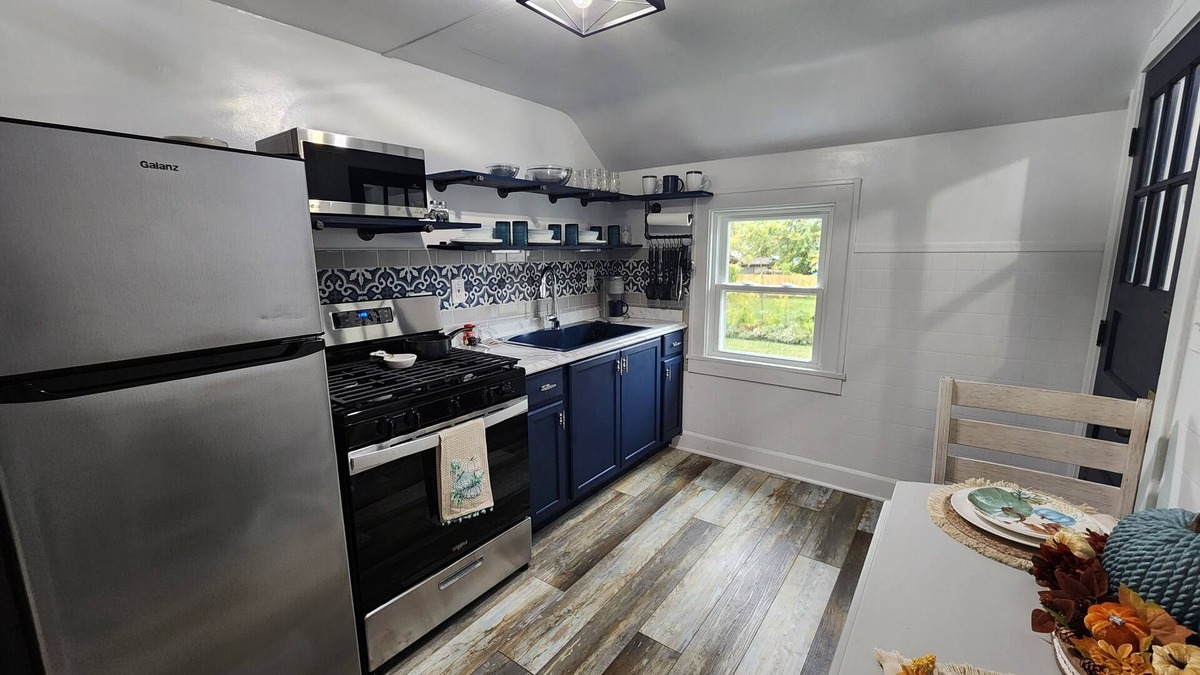 Fairport Harbor Apartment | Newly Remodeled - Quiet 1 Bedroom Apartment with View of Lake Erie