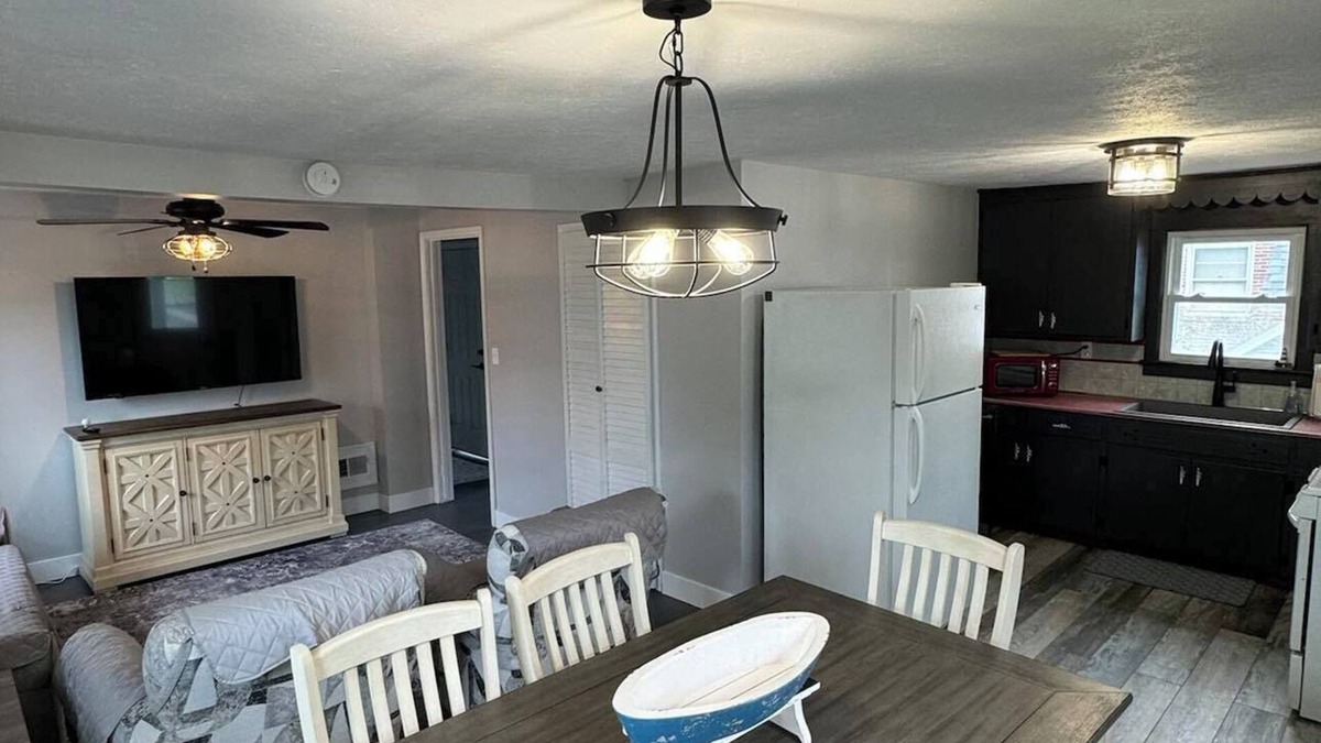 Fairport Harbor House | Newly Remodeled 2-Bedroom Unit in Fairport Harbor